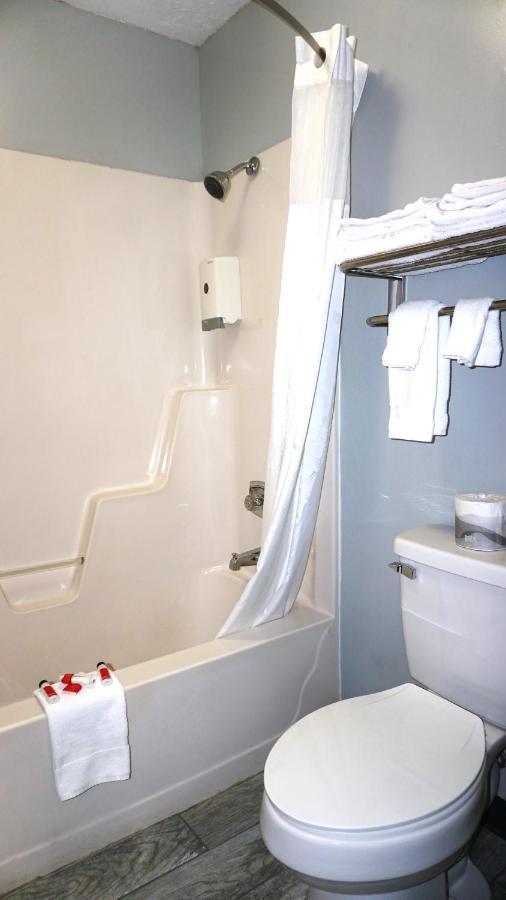 Lakes Inn Warsaw 외부 사진