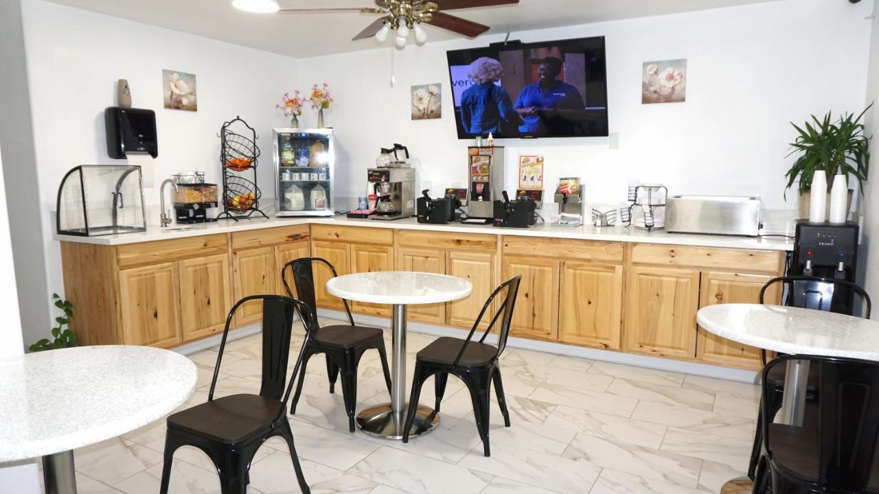 Lakes Inn Warsaw 외부 사진