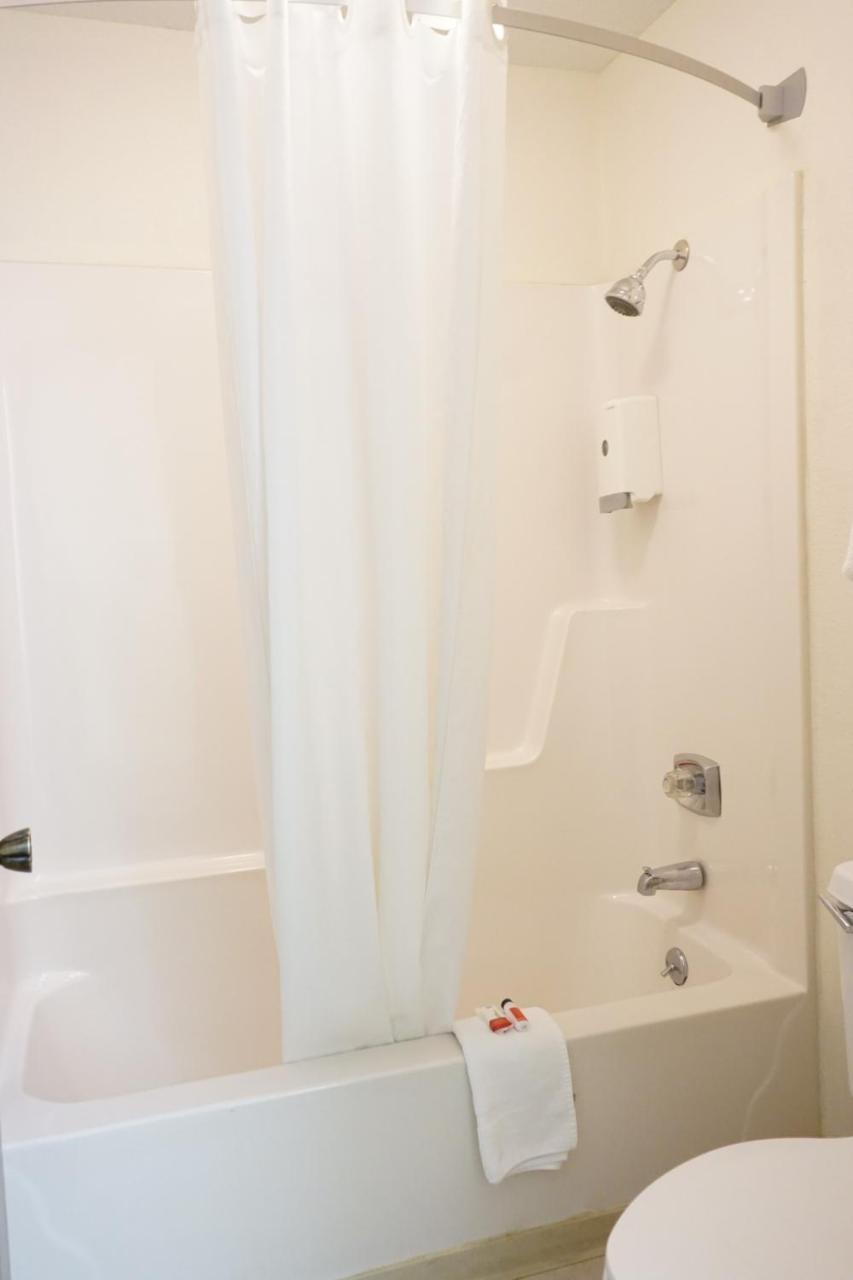 Lakes Inn Warsaw 외부 사진